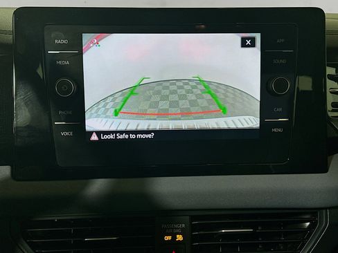 Used 2025 Volkswagen Jetta SE FWD image 25