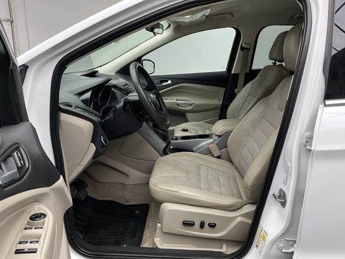 Used 2016 Ford Escape SE w/ SE Chrome Package FWD image 3