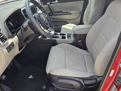 Used 2021 Kia Sportage LX FWD image 4