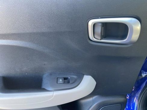 Used 2023 Hyundai Venue SEL image 27