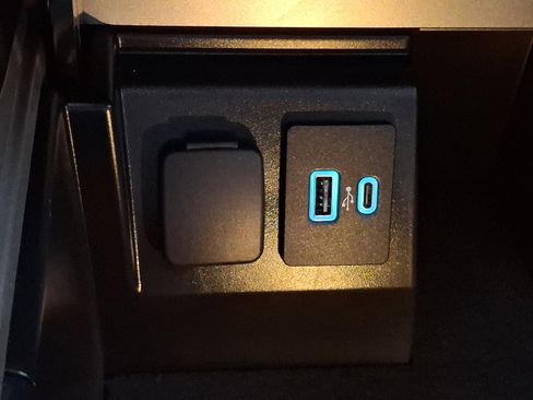 Certified 2023 Ford Explorer ST-Line w/ Class IV Trailer Tow Package image 25