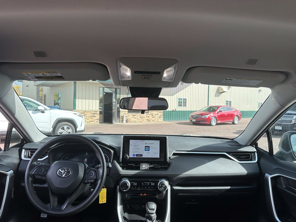 Used 2024 Toyota RAV4 LE AWD/4WD image 26