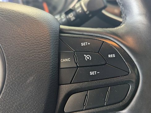 Used 2019 Jeep Cherokee Trailhawk w/ Comfort/Convenience Group image 31