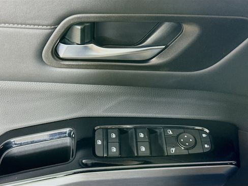 Used 2023 Nissan Pathfinder SL w/ SL Premium Package image 21