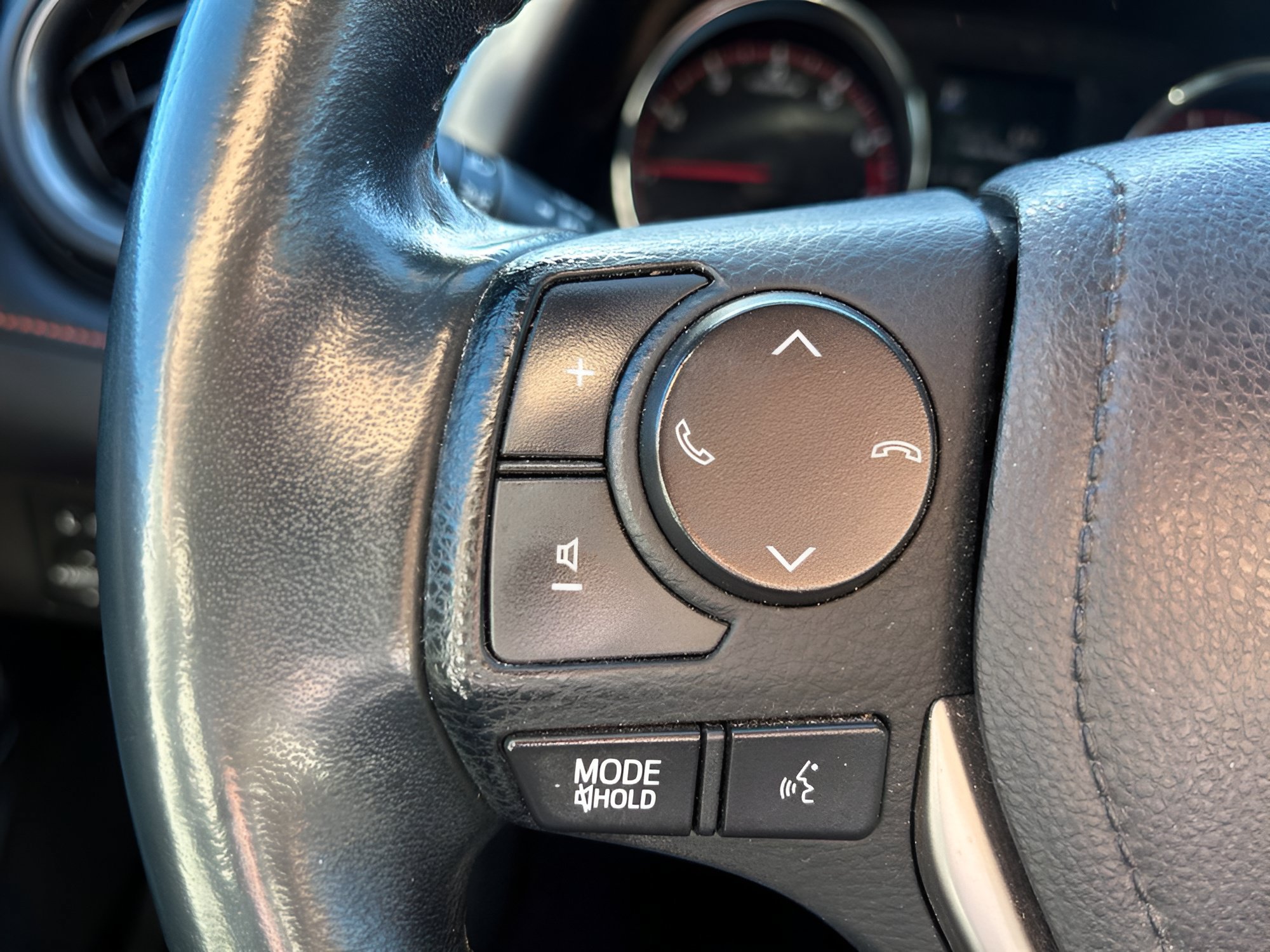 Used 2016 Toyota RAV4 SE AWD/4WD image 25