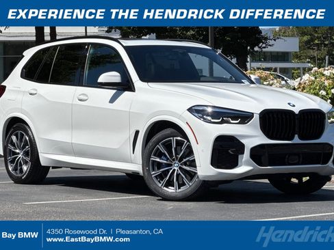 Used 2023 BMW X5 xDrive40i w/ M Sport Package AWD/4WD image 1