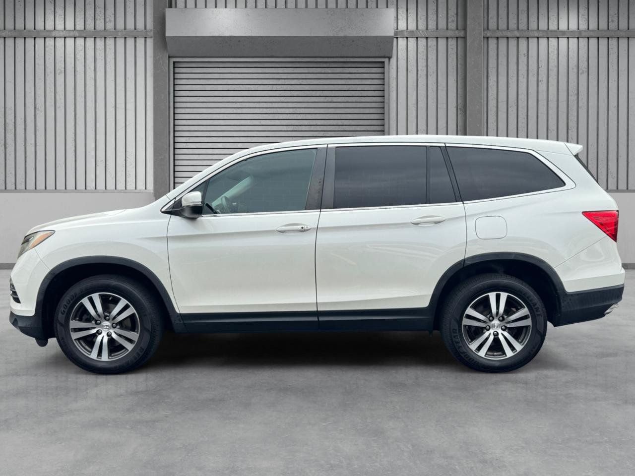 Used 2018 Honda Pilot EX image 2