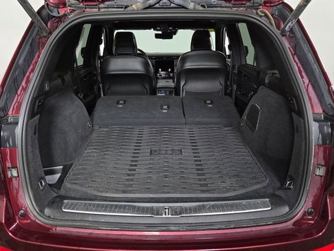 Used 2022 Jeep Grand Cherokee Overland w/ Luxury Tech Group IV image 10