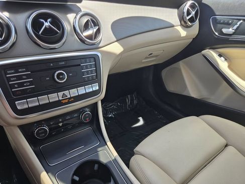 Used 2018 Mercedes-Benz GLA 250 4MATIC image 21