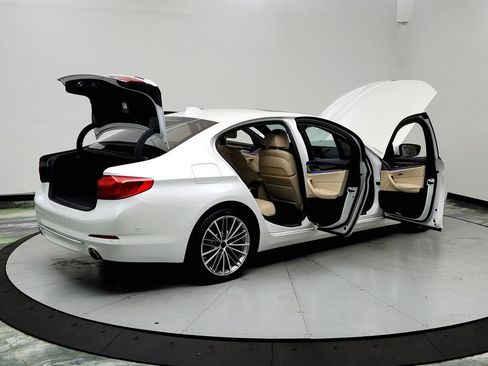 Used 2017 BMW 530i image 11