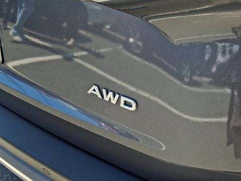 Used 2023 Nissan Rogue S AWD/4WD image 16