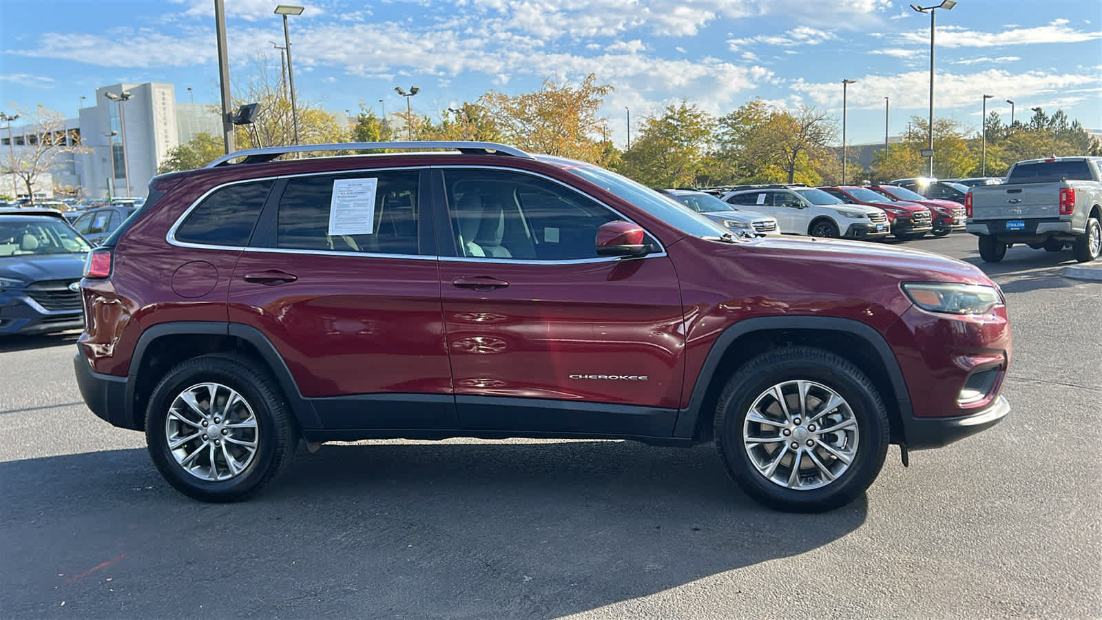 Used 2021 Jeep Cherokee Latitude Plus AWD/4WD image 4