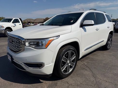 Used 2017 GMC Acadia Denali w/ Technology Package FWD image 10
