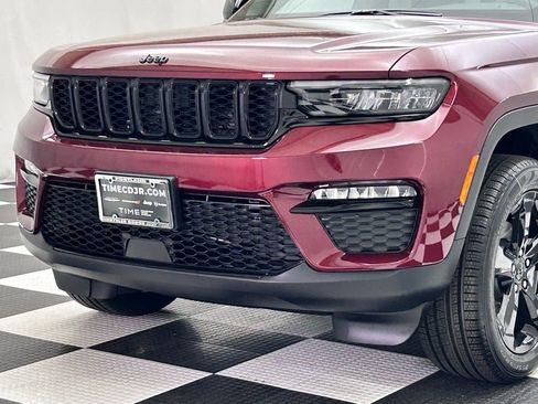 New 2025 Jeep Grand Cherokee Limited w/ Black Appearance Package image 5