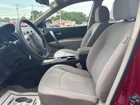 Used 2015 Nissan Rogue S w/ Convenience Package FWD image 2