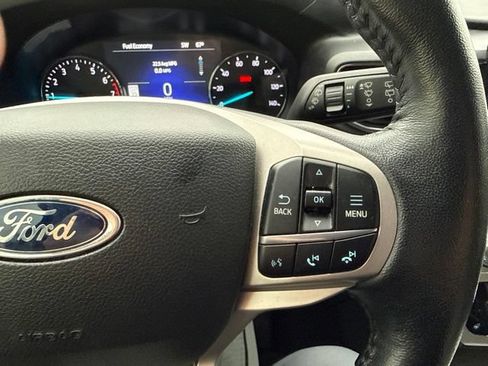 Used 2022 Ford Explorer XLT w/ Equipment Group 202A AWD/4WD image 13