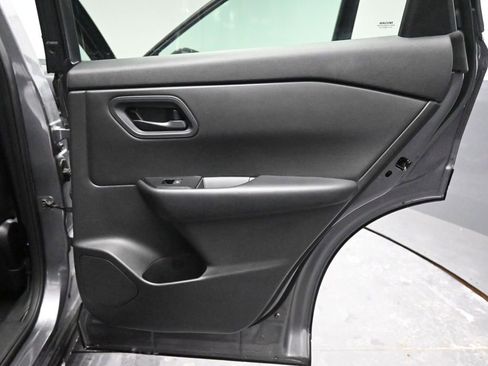 Used 2024 Nissan Rogue S image 21