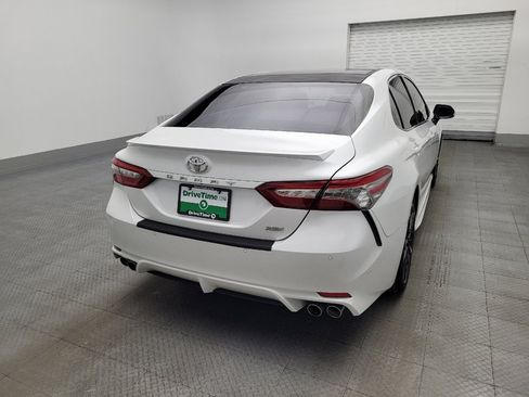 Used 2018 Toyota Camry XSE image 7