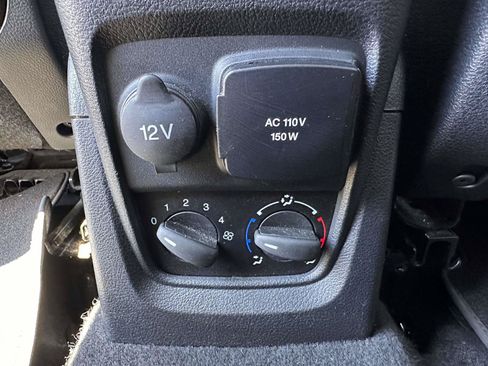 Used 2022 Ford Transit Connect XLT FWD image 15