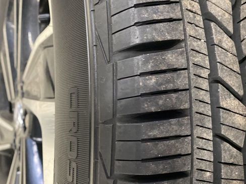 Used 2025 Buick Enclave Sport Touring AWD/4WD image 47