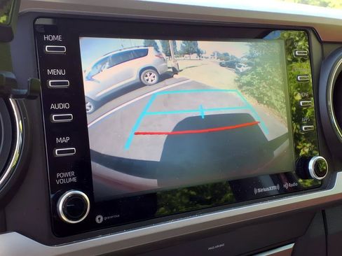 Used 2020 Toyota Tacoma SR5 RWD image 19