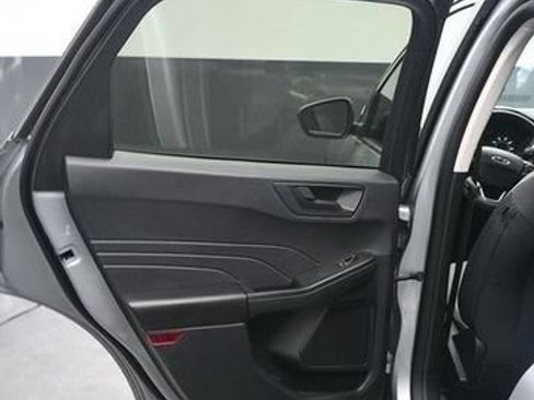 Used 2022 Ford Escape SE w/ Convenience Package AWD/4WD image 9