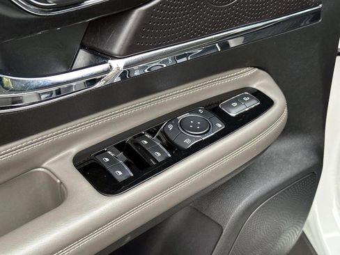 Used 2023 Lincoln Corsair Reserve w/ Jet Appearance Package image 20