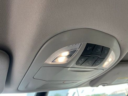 Used 2023 Chrysler Pacifica Touring-L FWD image 30