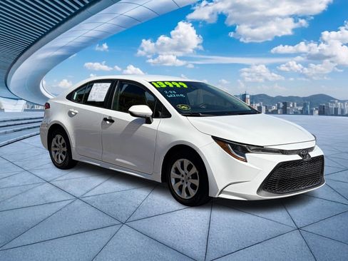 Used 2020 Toyota Corolla LE w/ Carpet Mat Package (TMS) image 2
