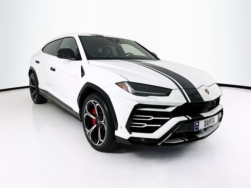 Used 2021 Lamborghini Urus Base image 1