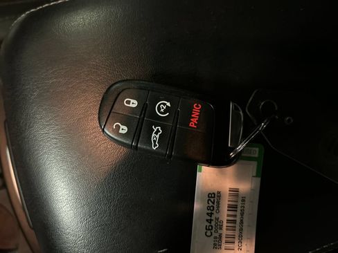 Used 2019 Dodge Charger SXT w/ Leather Interior Group RWD image 22