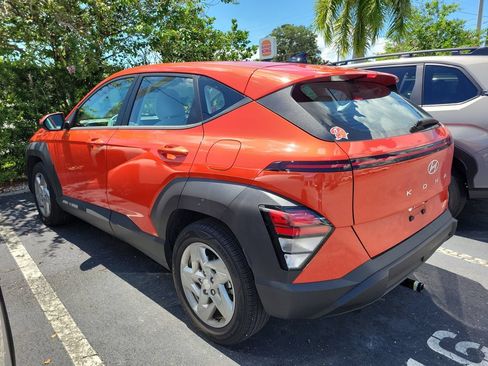 Used 2025 Hyundai Kona SE FWD image 4