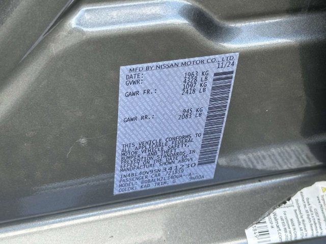 Used 2025 Nissan Altima 2.5 SV FWD image 26
