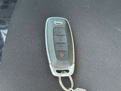 Used 2025 Nissan Sentra SV image 18