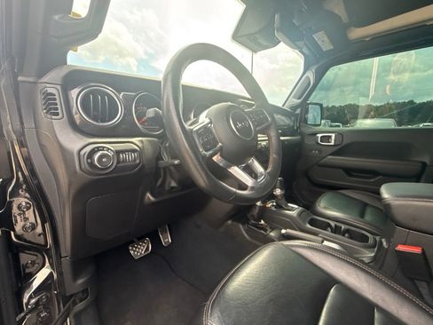 Used 2022 Jeep Wrangler Unlimited Rubicon w/ Dual Top Group AWD/4WD image 13