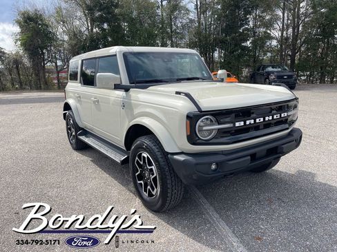 Used 2025 Ford Bronco Outer Banks image 1