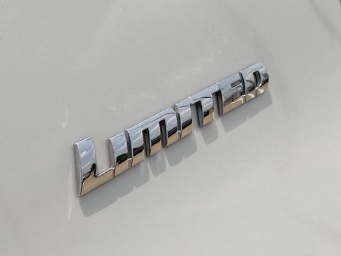 Used 2024 Toyota 4Runner Limited AWD/4WD image 12