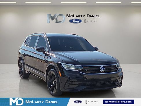 Used 2023 Volkswagen Tiguan SE R-Line FWD image 1