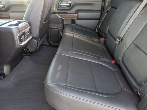 Used 2022 GMC Sierra 2500 SLT w/ SLT Convenience Package image 31