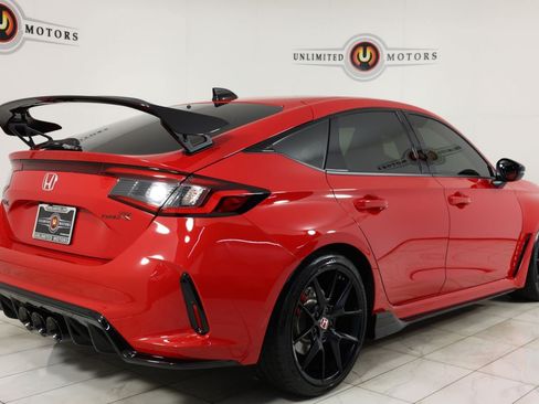 Used 2024 Honda Civic Type R image 3