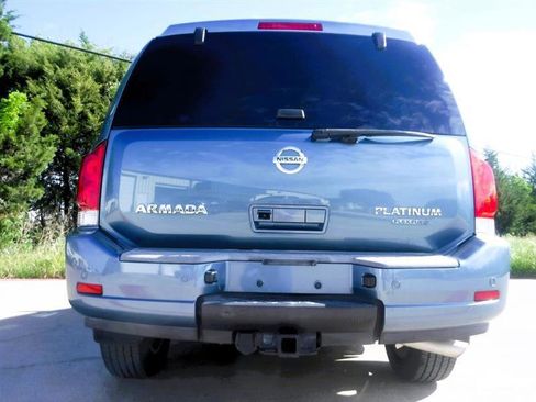 Used 2011 Nissan Armada Platinum w/ 2nd Row Captain Seat Pkg RWD image 17