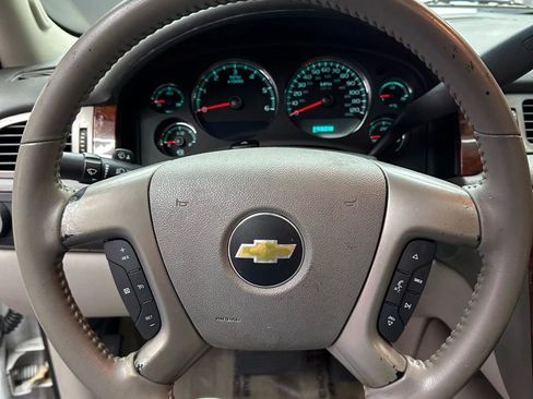 Used 2011 Chevrolet Avalanche LT image 13