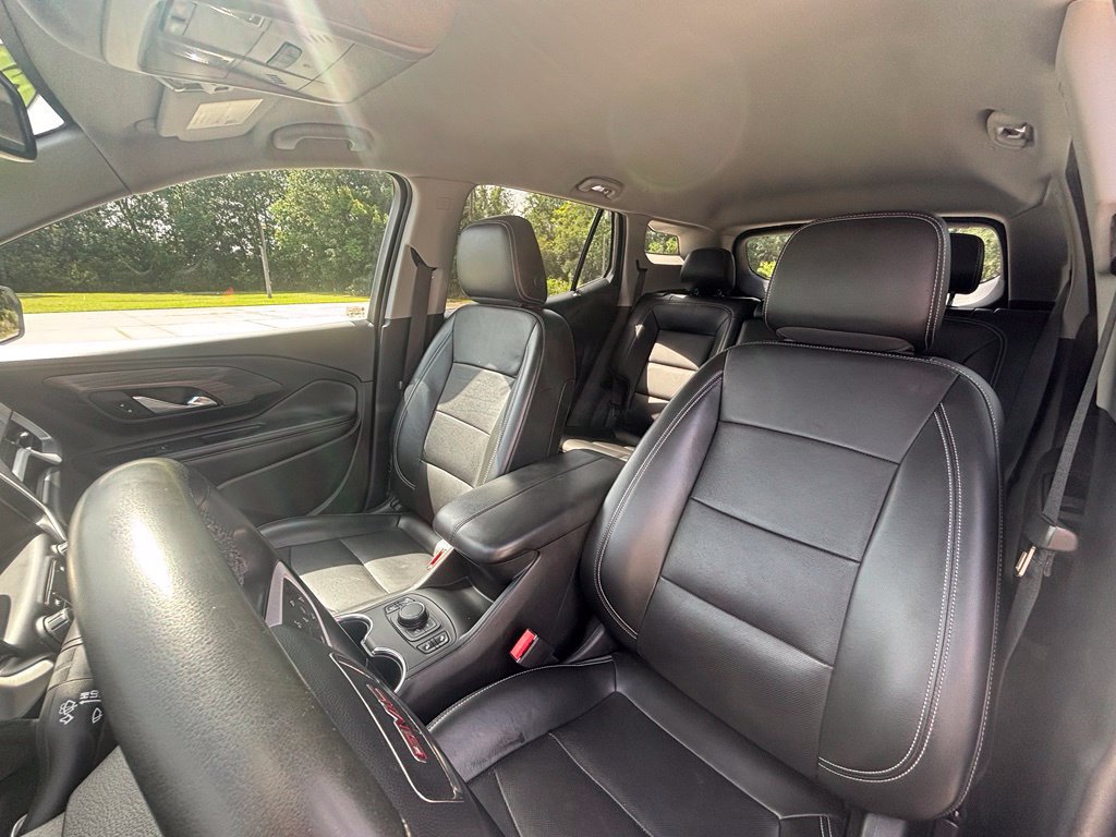 Used 2023 GMC Terrain SLT FWD image 28