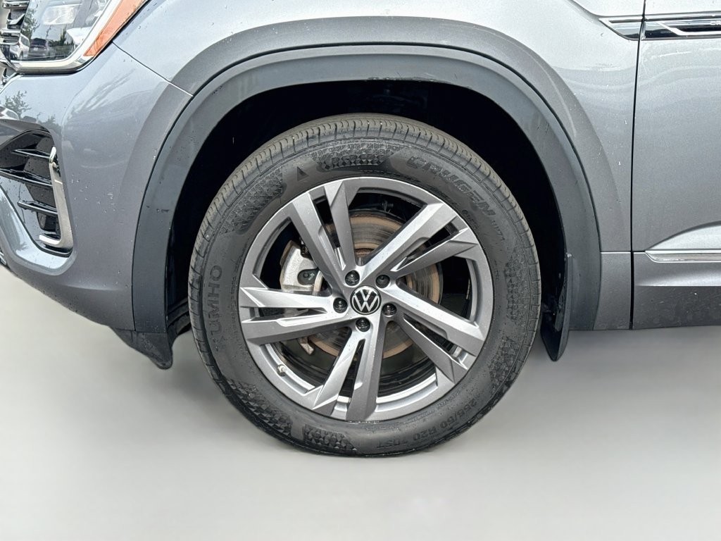 Used 2024 Volkswagen Atlas Cross Sport SEL R-Line AWD/4WD image 39