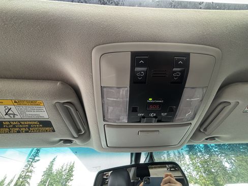 Used 2019 Lexus GX 460 image 16