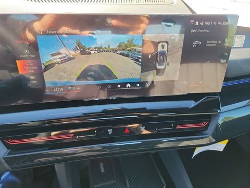 New 2025 BMW 530i xDrive w/ Premium Package image 19