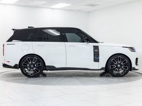 Used 2025 Land Rover Range Rover SE AWD/4WD image 7