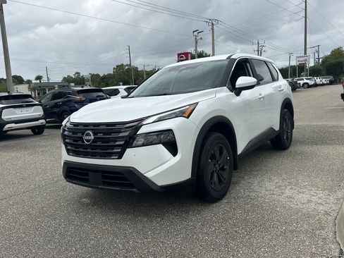 New 2026 Nissan Rogue SV FWD image 2