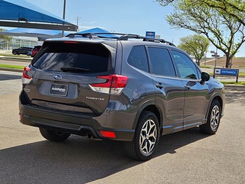 Used 2020 Subaru Forester Premium image 5