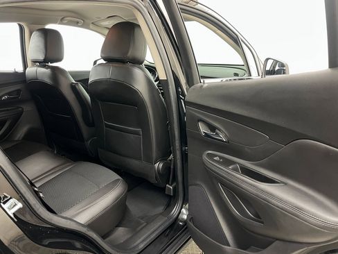 Certified 2022 Buick Encore Preferred w/ Safety Package image 38